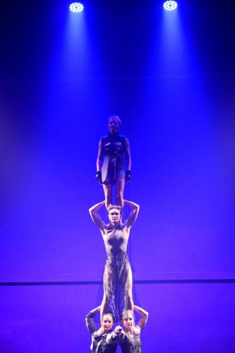 zena-ruze-pisen-kost-6